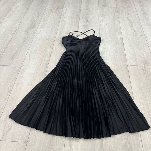 Banana Republic Solaire Pleated Midi Dress size 0 - Picture 1 of 11